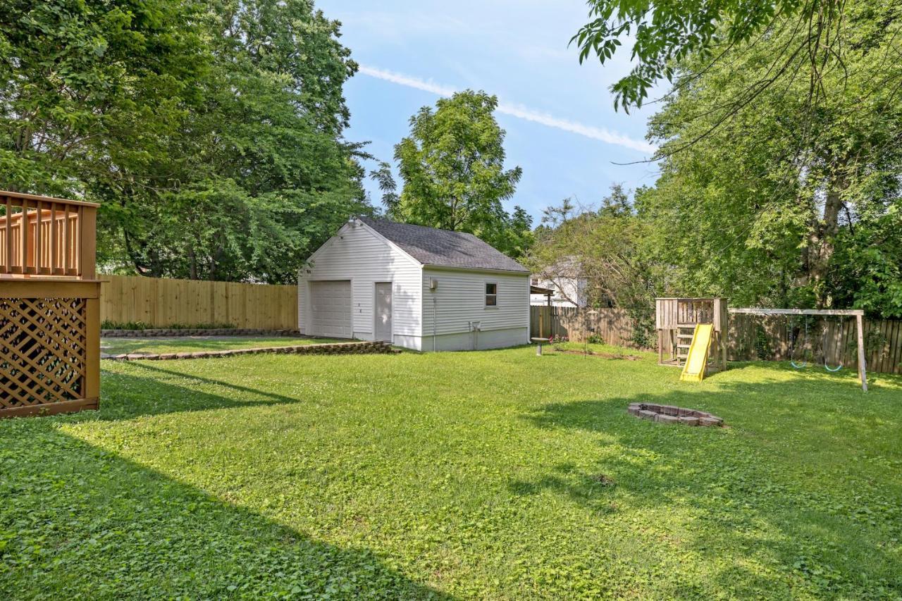 Holiday home Neighborhood Retreat, Large Yard, Fire Pit *
